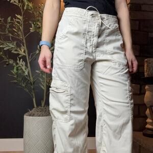 American eagle cream cargo pants